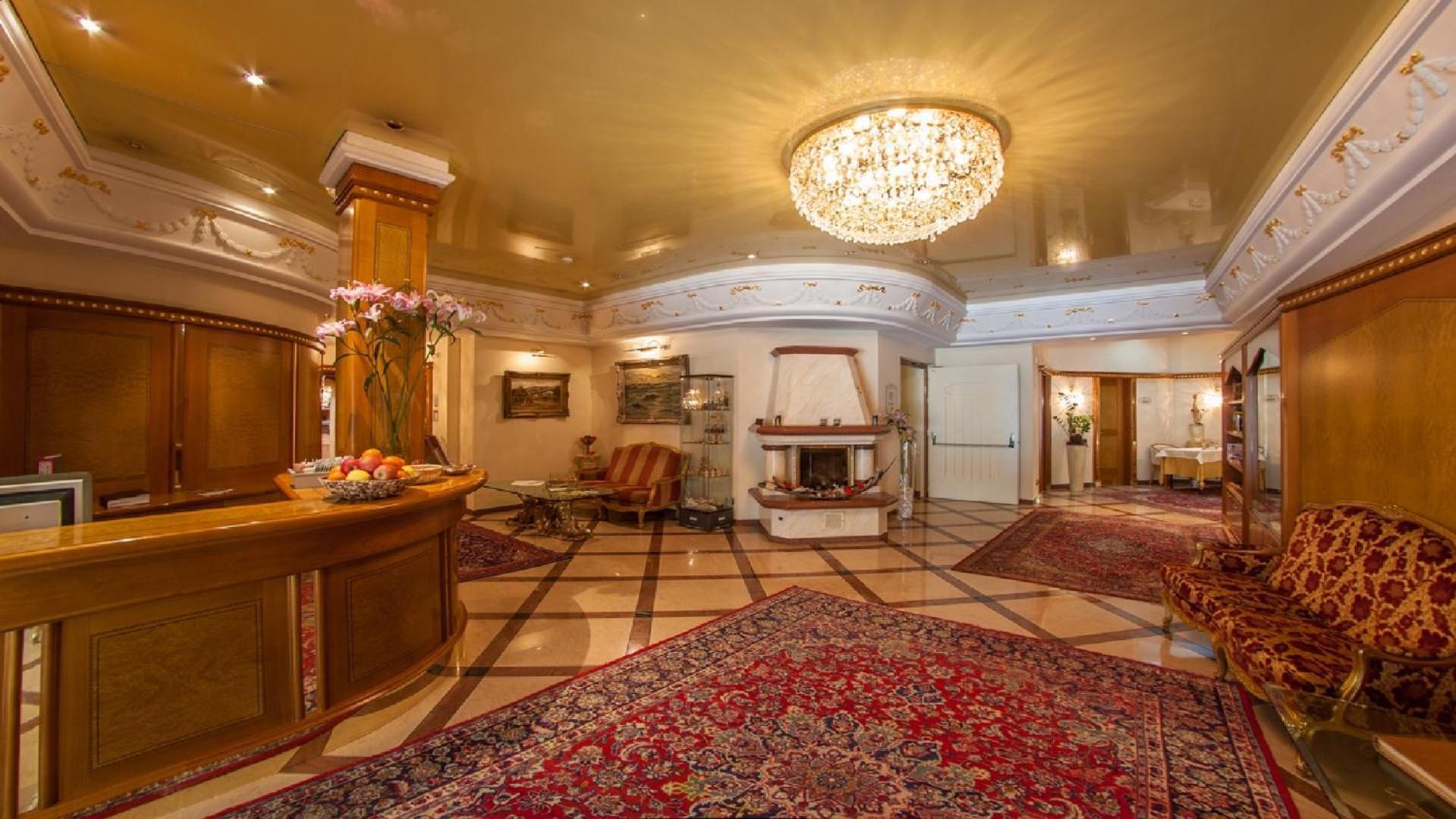 Cityhotel Goldener Adler B&B Chiusa Eksteriør bilde
