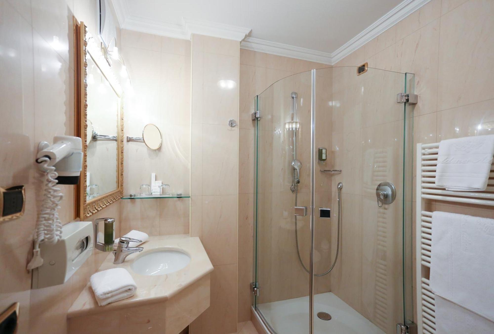 Cityhotel Goldener Adler B&B Chiusa Eksteriør bilde