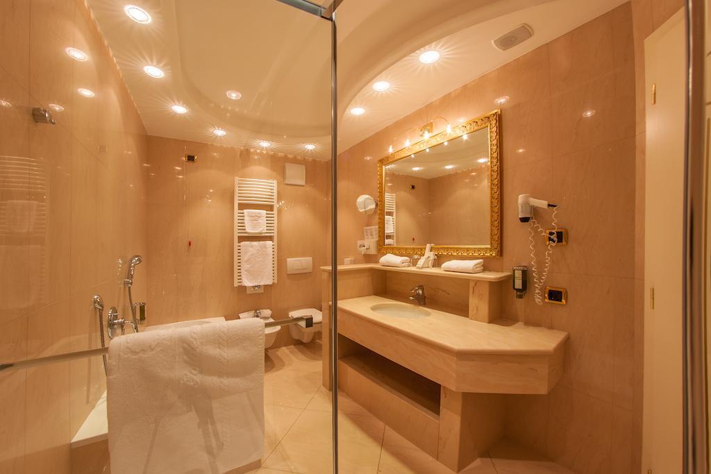 Cityhotel Goldener Adler B&B Chiusa Rom bilde